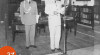 Foto Presiden sekaligus Panglima Tertinggi Angkatan Perang Republik Indonesia, Sukarno, saat membacakan Perintah Harian terkait upaya pemerintah menghadapi gerakan Darul Islam/Tentara Islam Indonesia (DI/TII) di Istana Negara, pada 27 Desember 1956.