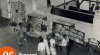 Foto sebuah kios buku di Stasiun Kereta Api Jakarta Kota pada 6 Januari 1951