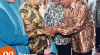 Foto Presiden Republik Indonesia, K.H. Abdurrahman Wahid (Gus Dur) didampingi putrinya, Yenny Wahid.saat melaksanakan kunjungan kerja ke Sumatera Barat pada 9 Januari 2000.